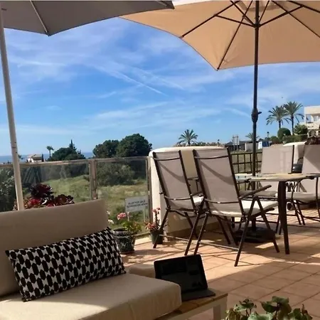 2 Bed Flat-sleeps4-pets-pool-parking-golfclub * Estepona